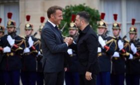 Макрон пригласил Зеленского на саммит G7: о чем будут говорить