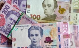 Гривня в антирейтинге мировых валют: на сколько ослабла с начала года