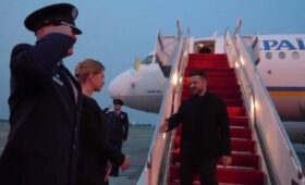 Зеленский прибыл в США для встречи с Трампом: о чем будут договариваться (видео)