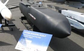 ЕС согласовал оборонный кредит для Украины на покупку британского оружия, — Bloomberg