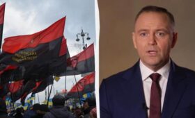 Навроцкий анонсировал запрет красно-черного флага в Польше