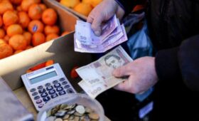 Цены в Украине впервые с начала года пошли вниз: что подешевело в июне