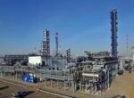 Крупнейший НПЗ России приостановил работу после украинской атаки, — Reuters