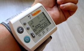 Что есть, чтобы нормализовать давление: кардиологи назвали 4 продукта