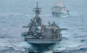 США перебросили на Ближний Восток группу десантных кораблей с морпехами