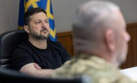 Зеленский поговорил с высшим военным руководством ВСУ: о чем шла речь