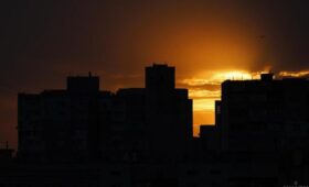 В Грузии по всей стране отключилось электричество: в СМИ назвали причину