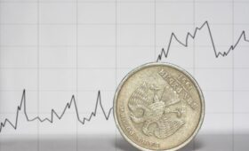 Дыра в бюджете России превысит прогноз более чем на 1 триллион рублей, — Reuters