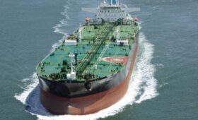 Из-за блокады Красного моря танкеры с нефтью вынуждены идти вокруг Африки