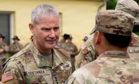 США внезапно уволили генерала, командовавшего войсками в Европе