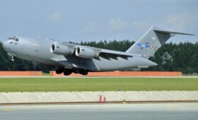 В Москву неожиданно прилетел военный транспортник из США