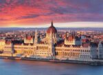 В столице Венгрии замедляют движение метро и трамваев: в чем причина