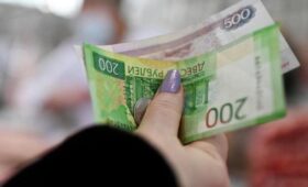 Россияне выводят из банков миллиарды, опасаясь изъятия вкладов на нужды войны, – WP