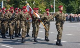 Украину не пригласили на крупнейший военный парад в Польше, – Минобороны