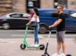Украинские города не могут самостоятельно справиться с самокатчиками: эксперт объяснил, почему
