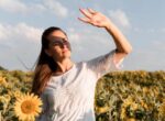 Ученые создали ткань, которая охлаждает и отражает 88% солнечного света: какого она цвета