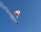 Пылающий самолет приземлился на парашюте с пилотом в кабине: что произошло (видео)