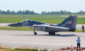 Граждан Польши начнут уведомлять о взлете авиации во время российских атак на Украину