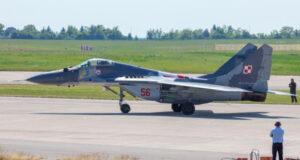 Граждан Польши начнут уведомлять о взлете авиации во время российских атак на Украину