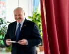 Много шуток и водки: в СМИ раскрыли, как посланник Трампа нашел подход к Лукашенко