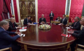 В Кремле прокомментировали встречу Путина с представителями Трампа