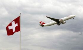 Самолет с 234 пассажирами передал код 7700 над Атлантикой: что это значит