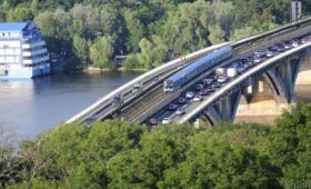 В Киеве запустят временный автобус через мост Метро: какой маршрут
