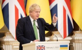 Борис Джонсон прокомментировал удар по поезду возле польской границы