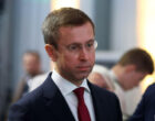 Премьер посоветовал части украинцев уехать из городов на зиму