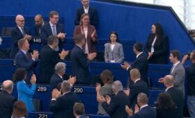 Урсула фон дер Ляйен рассказала Европарламенту о Саше Паскаль и её «Танце свободы»