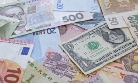 Сколько стоят доллар и евро сегодня: курс валют в Украине 12 сентября