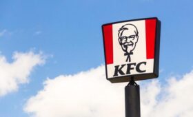 KFC заменяет продукцию Pepsi на Coca-Cola спустя почти 40 лет сотрудничества
