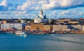 Одна из самых богатых стран ЕС массово закрывает приюты для беженцев