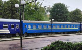 Поезда «Укрзализныци» массово задерживаются: какие рейсы отстают более чем на 8 часов