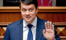 Своевременная помощь ТЦК и борьба с нарушениями учета: эксперт оценил инициативу Дмитрия Разумкова