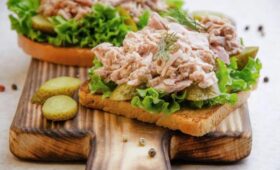 В каких продуктах, кроме тунца, есть омега-3: названы 7 самых полезных продуктов