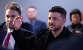 Зеленский обратился к Маску после ограничения работы Starlink
