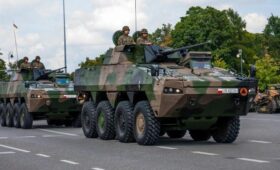 Польша перебрасывает на границу с Украиной войска, танки и системы Patriot, — министр