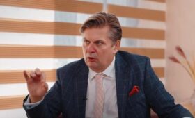 США перестали быть нейтральной стороной и перешли на сторону России, — депутат из АдГ