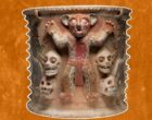 На 1400-летней урне майя изобразили человека среди черепов: что значит сцена