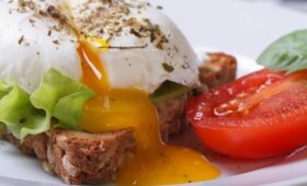 8 растительных продуктов, в которых белка намного больше, чем в яйцах